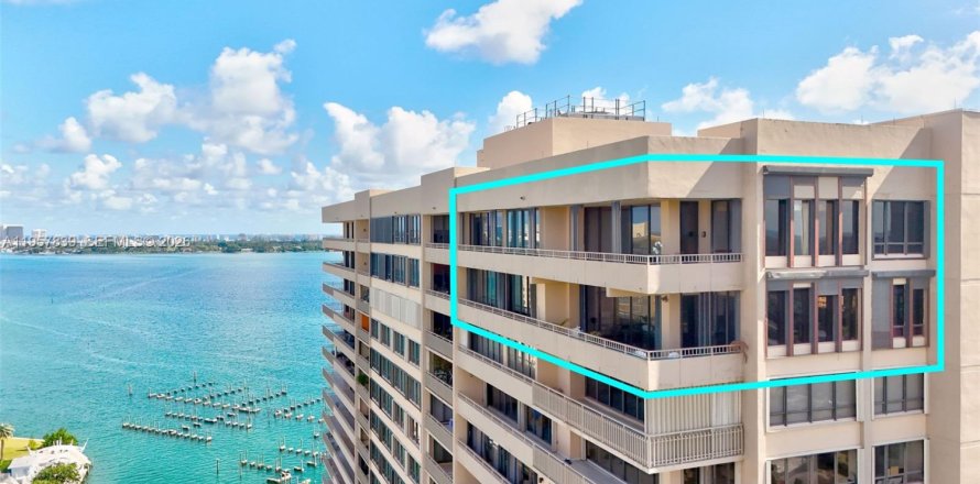 Condominio en Miami, Florida, 3 dormitorios № 2245139