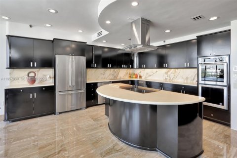 Condominio en venta en Miami, Florida, 3 dormitorios, 411.56 m2 № 2245139 - foto 15