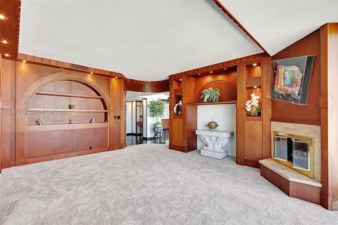 Condominio en venta en Miami, Florida, 3 dormitorios, 411.56 m2 № 2245139 - foto 12