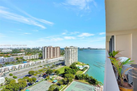 Condominio en venta en Miami, Florida, 3 dormitorios, 411.56 m2 № 2245139 - foto 23