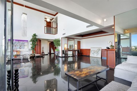 Condominio en venta en Miami, Florida, 3 dormitorios, 411.56 m2 № 2245139 - foto 9