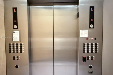 Copropriété à vendre à Miami, Floride: 1 chambre, 68.1 m2 № 1970990 - photo 17