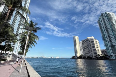 Copropriété à vendre à Miami, Floride: 1 chambre, 68.1 m2 № 1970990 - photo 24