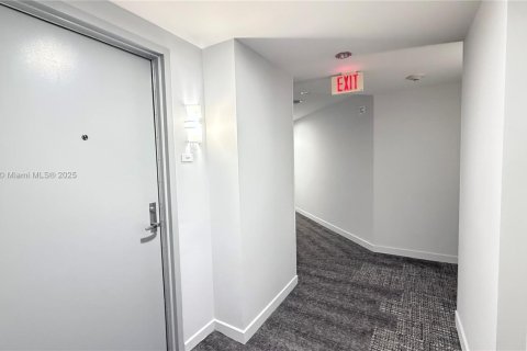 Copropriété à vendre à Miami, Floride: 1 chambre, 68.1 m2 № 1970990 - photo 13