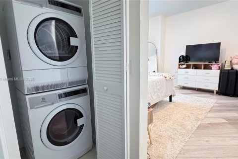 Copropriété à vendre à Miami, Floride: 1 chambre, 68.1 m2 № 1970990 - photo 10