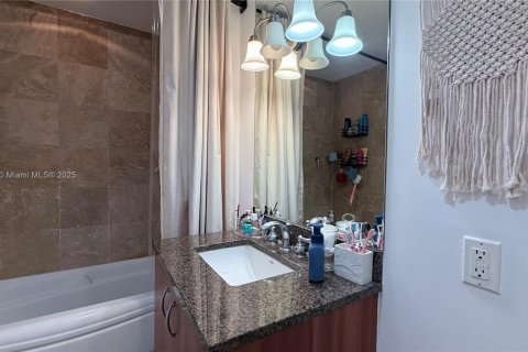 Copropriété à vendre à Miami, Floride: 1 chambre, 68.1 m2 № 1970990 - photo 8