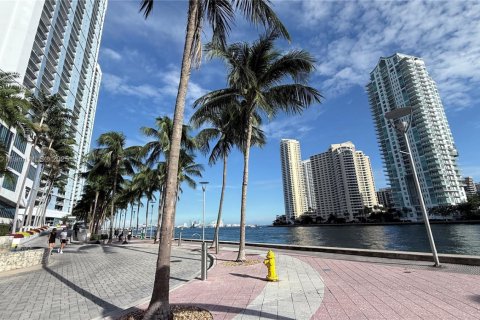 Copropriété à vendre à Miami, Floride: 1 chambre, 68.1 m2 № 1970990 - photo 25