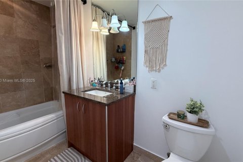Copropriété à vendre à Miami, Floride: 1 chambre, 68.1 m2 № 1970990 - photo 6