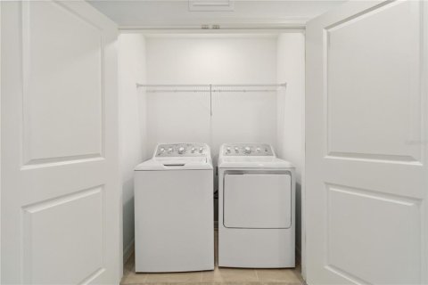 Townhouse in Sarasota, Florida 3 bedrooms, 144.46 sq.m. № 1740707 - photo 26