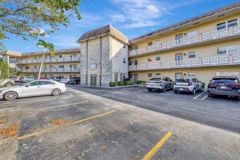 Copropriété à vendre à Lauderdale Lakes, Floride: 2 chambres, 87.7 m2 № 1707215 - photo 23