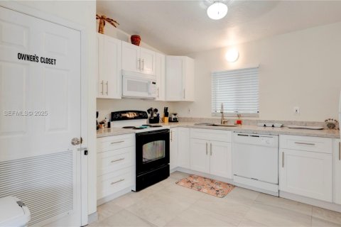 Villa ou maison à vendre à Tavernier, Floride: 4 chambres № 1976769 - photo 7