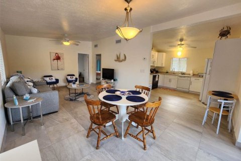 Villa ou maison à vendre à Tavernier, Floride: 4 chambres № 1976769 - photo 2