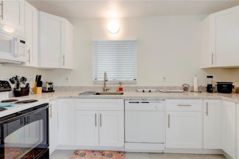 Villa ou maison à vendre à Tavernier, Floride: 4 chambres № 1976769 - photo 9