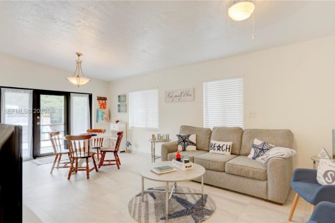 Villa ou maison à vendre à Tavernier, Floride: 4 chambres № 1976769 - photo 5