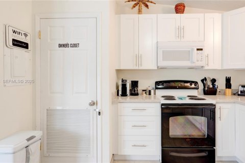 Villa ou maison à vendre à Tavernier, Floride: 4 chambres № 1976769 - photo 10