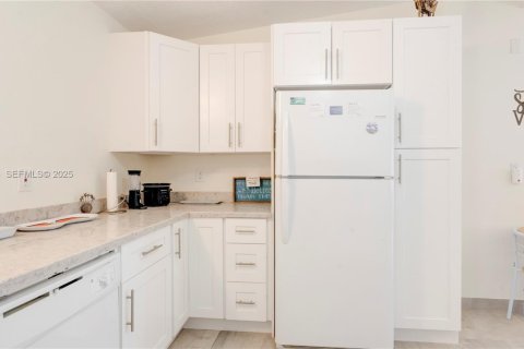 Villa ou maison à vendre à Tavernier, Floride: 4 chambres № 1976769 - photo 11