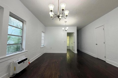 Appartement à Hollywood, Floride 2 chambres, 74.32 m2 № 2346033
