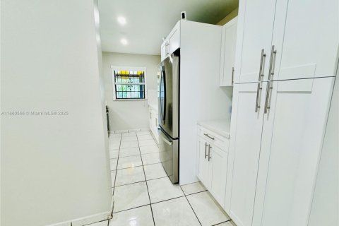 Touwnhouse à louer à Miami Lakes, Floride: 2 chambres, 135.64 m2 № 1889469 - photo 14