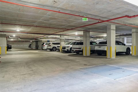 Oficina en alquiler en Miami, Florida № 1161616 - foto 1