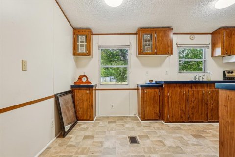 House in Edgewater, Florida 5 bedrooms, 277.22 sq.m. № 1719155 - photo 12