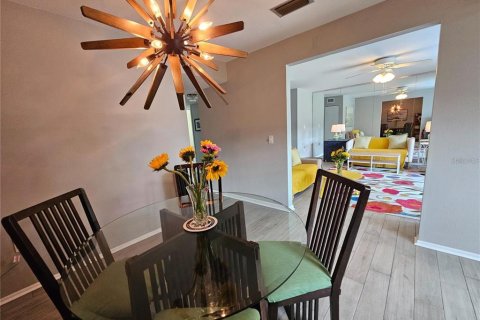 Condominio en alquiler en Saint Petersburg, Florida, 2 dormitorios, 99.87 m2 № 1847934 - foto 11