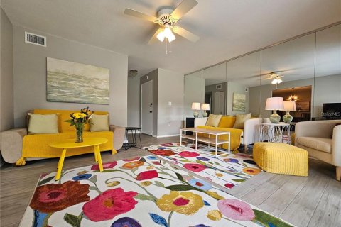 Condo in Saint Petersburg, Florida, 2 bedrooms  № 1847934 - photo 2