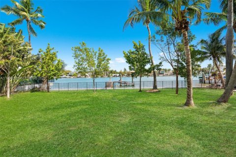 Купить виллу или дом в Майами-Бич, Флорида № 2050363 - фото 11