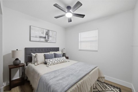 House in Clearwater, Florida 4 bedrooms, 137.5 sq.m. № 2157728 - photo 19