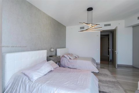 Снять в аренду кондоминиум в Санни-Айлс-Бич, Флорида 2 спальни, 151.8м2, № 2038371 - фото 17