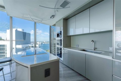 Снять в аренду кондоминиум в Санни-Айлс-Бич, Флорида 2 спальни, 151.8м2, № 2038371 - фото 3