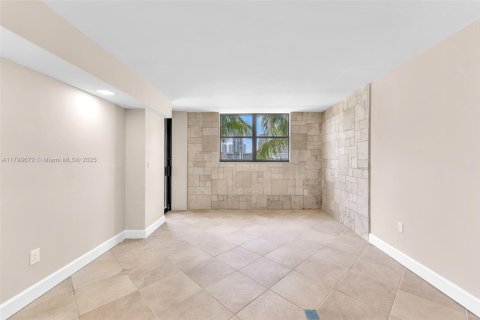 Condominio en venta en Miami Beach, Florida, 2 dormitorios, 133.78 m2 № 1874423 - foto 27
