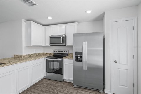 Villa ou maison à vendre à Poinciana, Floride: 3 chambres, 117.99 m2 № 1614808 - photo 2
