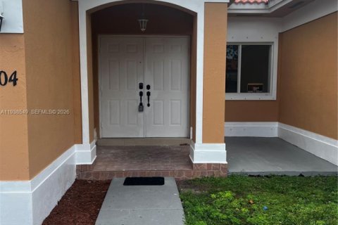 Casa en alquiler en Homestead, Florida, 3 dormitorios, 161.65 m2 № 1996145 - foto 2