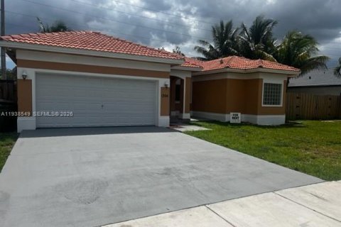 Casa en alquiler en Homestead, Florida, 3 dormitorios, 161.65 m2 № 1996145 - foto 3