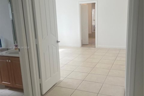 Casa en alquiler en Homestead, Florida, 3 dormitorios, 161.65 m2 № 1996145 - foto 27