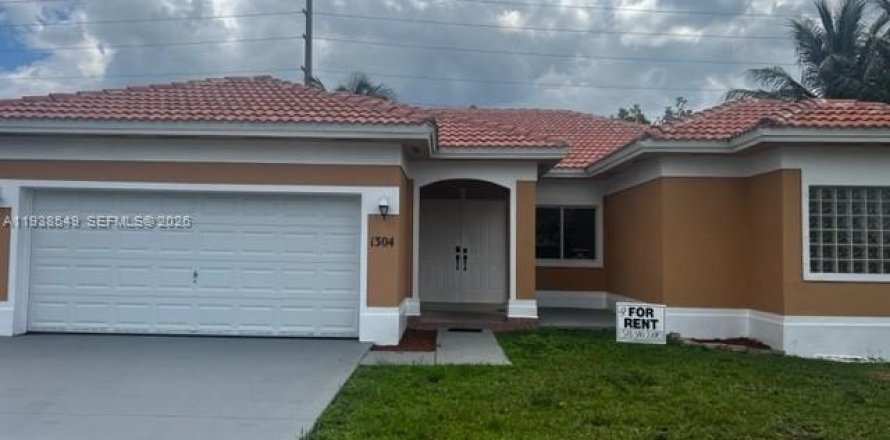 Casa en Homestead, Florida 3 dormitorios, 161.65 m2 № 1996145