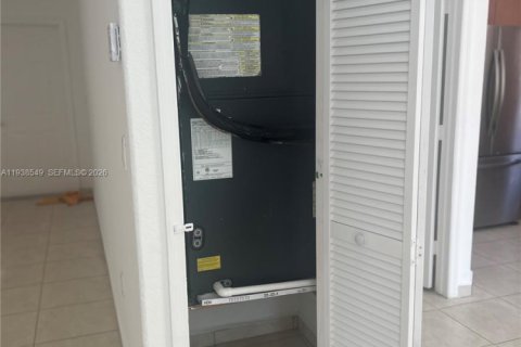 Casa en alquiler en Homestead, Florida, 3 dormitorios, 161.65 m2 № 1996145 - foto 23