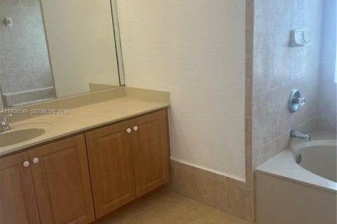 Casa en alquiler en Homestead, Florida, 3 dormitorios, 161.65 m2 № 1996145 - foto 14