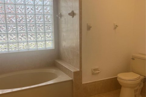 Casa en alquiler en Homestead, Florida, 3 dormitorios, 161.65 m2 № 1996145 - foto 13