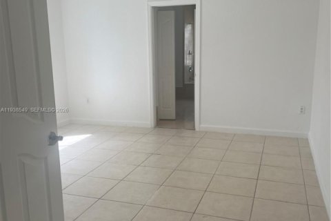 Casa en alquiler en Homestead, Florida, 3 dormitorios, 161.65 m2 № 1996145 - foto 12