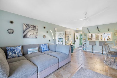 Condo in Sebastian, Florida, 2 bedrooms  № 1793625 - photo 14