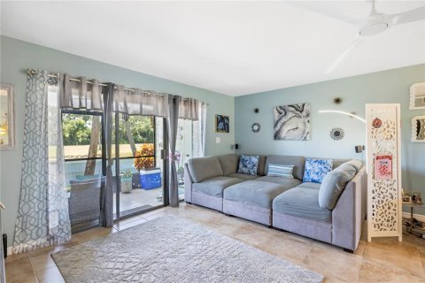 Condo in Sebastian, Florida, 2 bedrooms  № 1793625 - photo 13