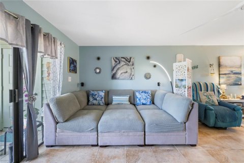 Condo in Sebastian, Florida, 2 bedrooms  № 1793625 - photo 12
