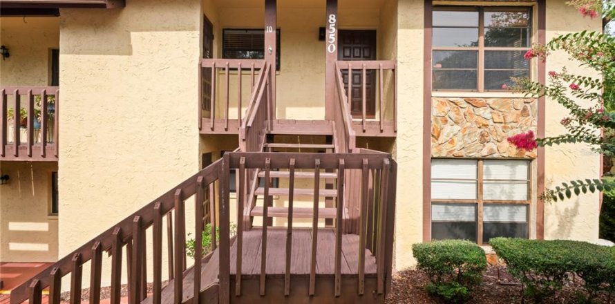 Condo in Port Richey, Florida, 2 bedrooms № 1825254