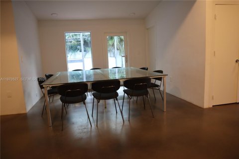 Casa en venta en Miami, Florida, 7 dormitorios, 315.12 m2 № 2033842 - foto 12