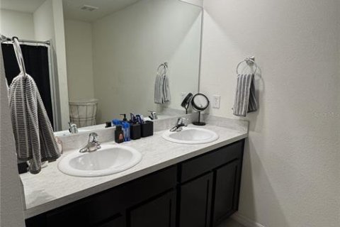House in Palmetto, Florida 3 bedrooms, 142.05 sq.m. № 2205976 - photo 5