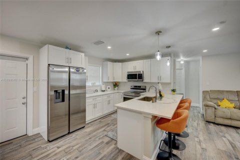 House in Palm Beach Gardens, Florida 3 bedrooms, 110.37 sq.m. № 1808980 - photo 12