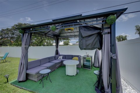 House in Palm Beach Gardens, Florida 3 bedrooms, 110.37 sq.m. № 1808980 - photo 24