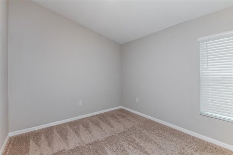 House in Winter Haven, Florida 5 bedrooms, 280.19 sq.m. № 2216813 - photo 18