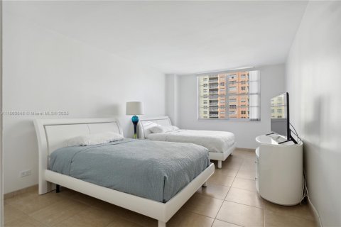 Copropriété à louer à Sunny Isles Beach, Floride: 2 chambres, 143.44 m2 № 1895378 - photo 7